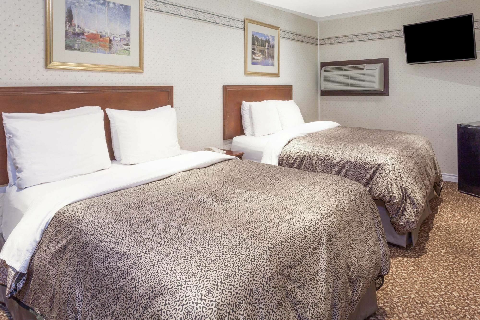 Knights Inn Кингстън Екстериор снимка